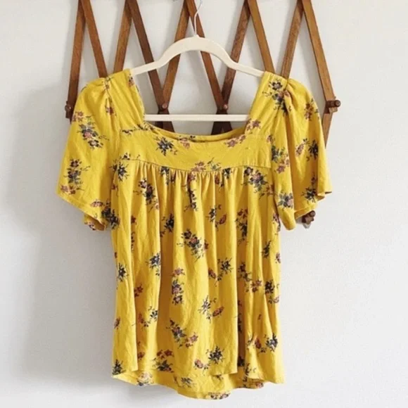 Lucky Brand Women’s Square Neck Yellow Floral Short Sleeve Top - Picture 3 of 12